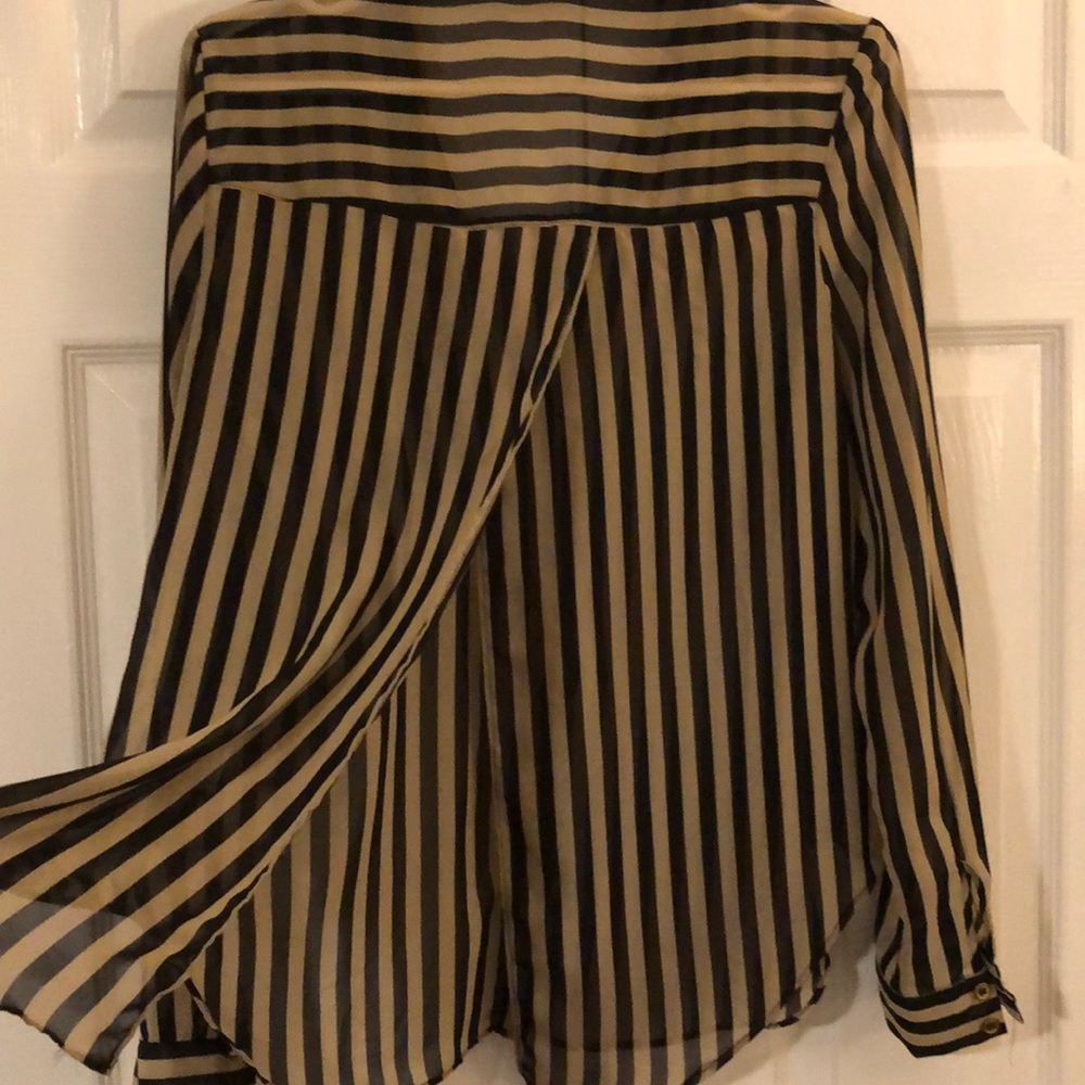 Sheer button down - Picture 2 of 3